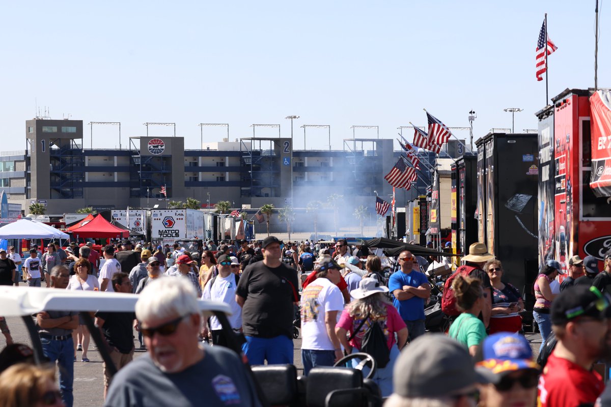 Don’t forget, your @NHRA 4-Wide ticket is also your Pit Pass. Get up close to the teams, watch warmups and meet drivers! 🎟️: bit.ly/3L42AQk