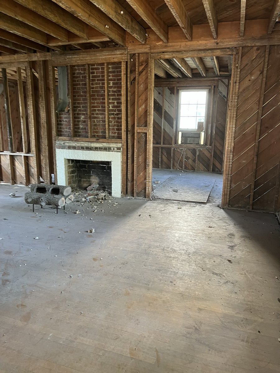 TWHuckaby's tweet photo. The existing main floor was 1877 sq foot. It was made up of a living room, dining room, office , sunroom, and a 138 sq foot kitchen on the back left corner of the house. https://t.co/OIIj3FyHoN