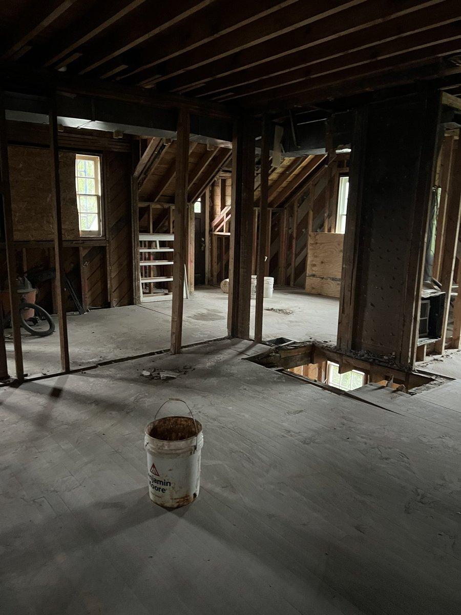 TWHuckaby's tweet photo. The existing second floor was made up of 3 bedrooms , 2 bathrooms, a laundry room, and a playroom. https://t.co/k3uZvAj7vT