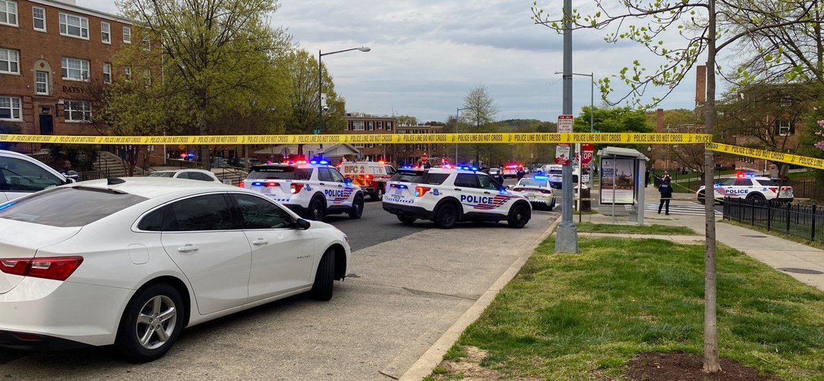 Update: 6 SHOT NOW IN NE DC--- Police chief says the sixth patient, a 12yo, arrived at the hospital. Other than the one dead at the scene, the other 5 are expected to survive. News photos: @anthonyhdmedia