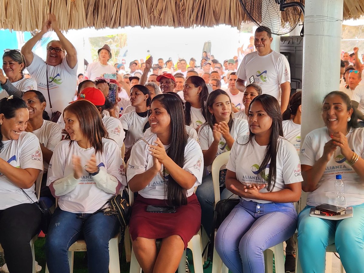 Desde la sede del Instituto de Salud Ambiental, en Yaguaraparo, el gobernador del estado #Sucre, @GPintoVzla anuncia la creación del plan de abordaje para el control y manejo de la escoba de bruja. 

#MaduroNoComeCoba