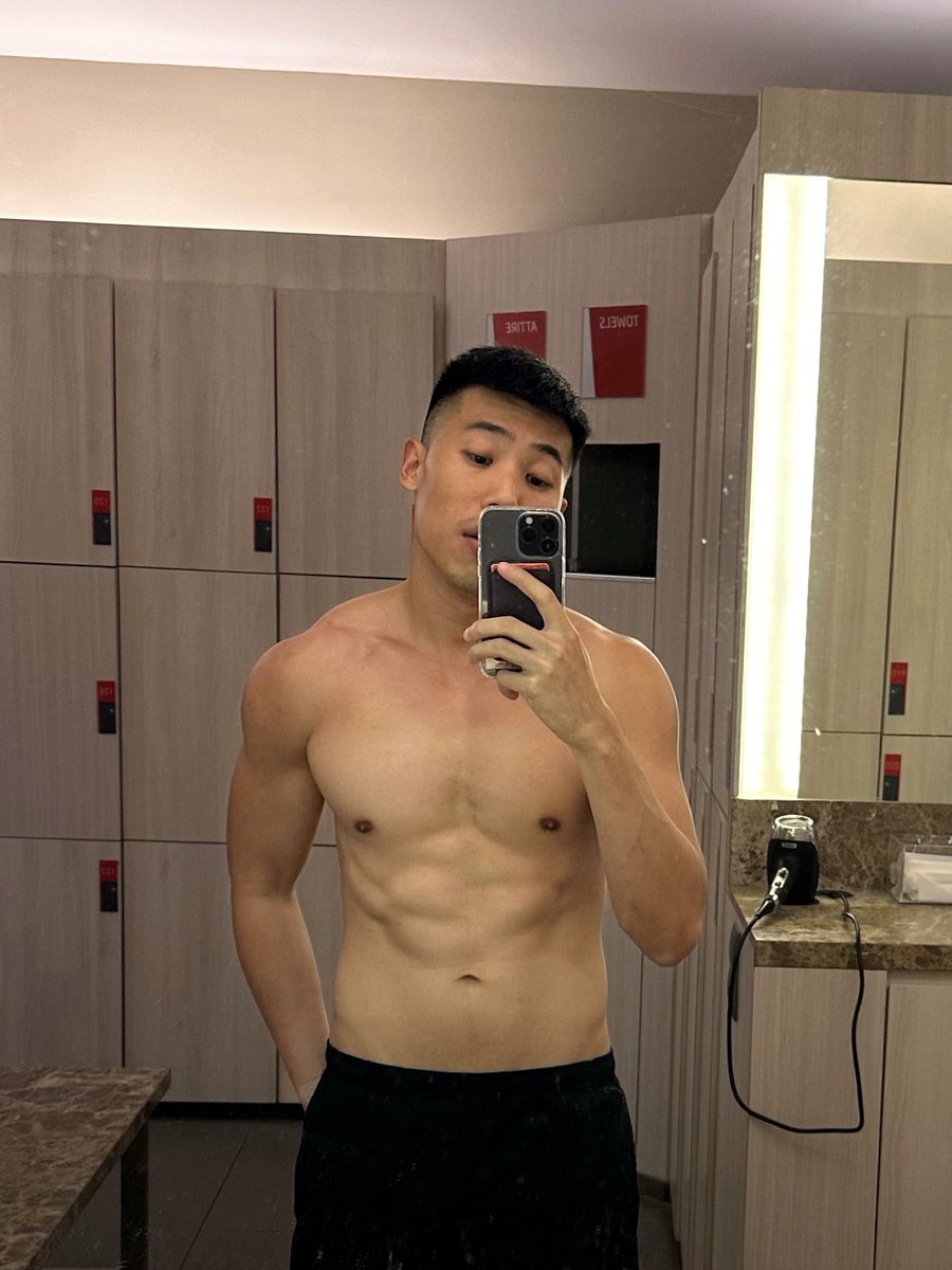 jinotan's tweet photo. Monthly check-in. No progress 💀 https://t.co/8NBnIaXuxP