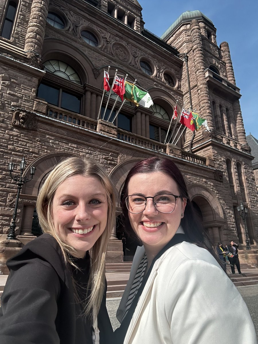 Today @LillieProksch & I went to Queen’s Park on behalf of @WomensCrisisSWR to support Bill 173. Another step towards declaring intimate partner violence an epidemic in Ontario & getting survivors the support they need 🫶🏼 Thank you @CFifeKW for the invite! #SheIsYourNeighbour