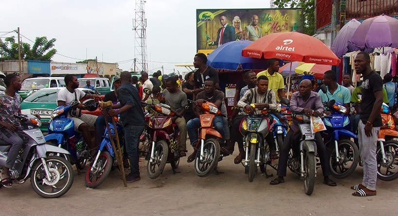 CONGO – TRANSPORT URBAIN : DES « TAXIS MOTOS » INTERDITS DE CIRCULER AU CENTRE-VILLE DE BRAZZAVILLE

logistafrica.com/a-la-une/congo…

#congo #transport #mobiliteurbaine #transporturbain #logistafrica #logistique