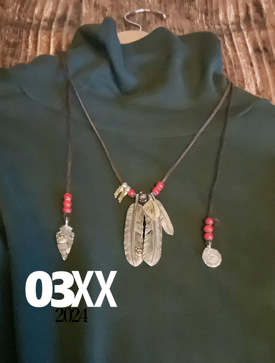 nii1225's tweet image. 先月うちに来た子達どす
SVハートホイール小、矢じり小、SVメタル大
2枚目の様にエンドに付けて前に垂らしとります

3枚目はゴローズ帰りに一気に買い込んだアディダスグッズ。欲しいのはまだ出てないだけ？らしいので、ウェア関係は見送り

また来月を楽しみだす^^

#ゴローズ
#goros 
#アディダス