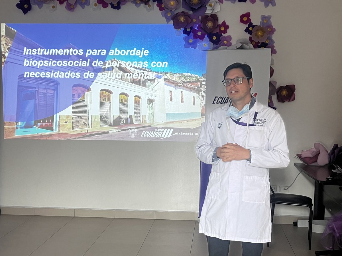 caaesanlazaro's tweet photo. 🏥Hoy en la hora de Docencia 📚e Investigación del #CAAE SanLázaro de @Salud_Ec , Danny Zúñiga especialista en psiquiatría 🧠expuso el tema “Instrumentos para triaje en salud mental” dirigido al personal de salud.
#ElNuevoEcuador https://t.co/25JLh7nliK
