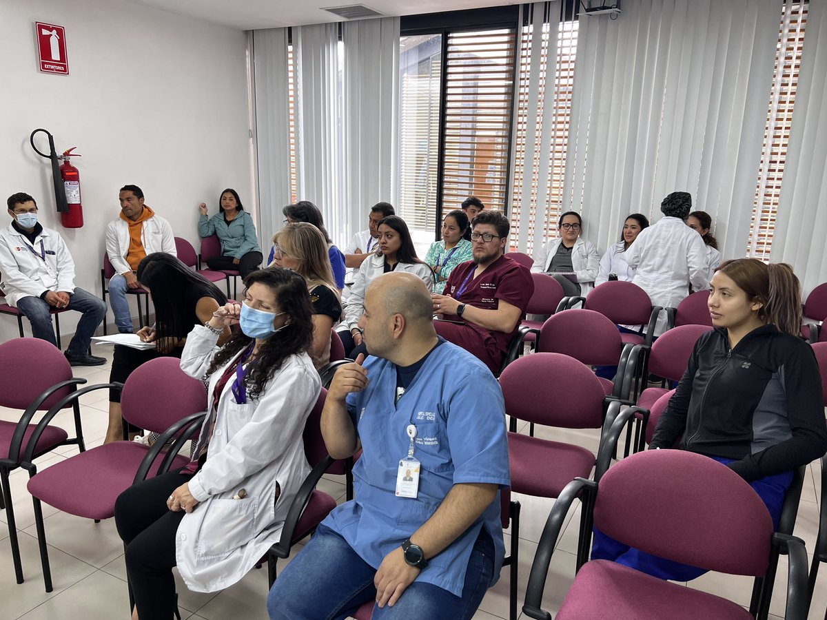caaesanlazaro's tweet photo. 🏥Hoy en la hora de Docencia 📚e Investigación del #CAAE SanLázaro de @Salud_Ec , Danny Zúñiga especialista en psiquiatría 🧠expuso el tema “Instrumentos para triaje en salud mental” dirigido al personal de salud.
#ElNuevoEcuador https://t.co/25JLh7nliK