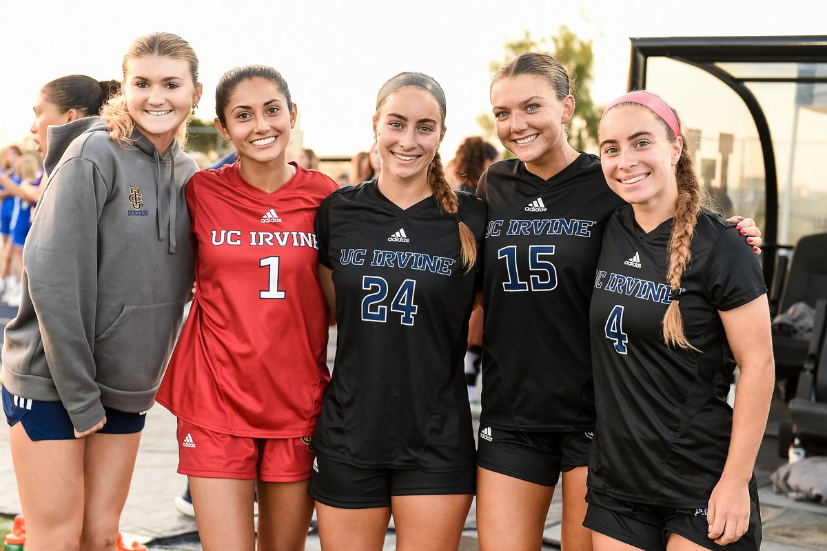 Happy Siblings Day to sisters Ella and Mia Colombini! 😁

#TogetherWeZot | #RipEm