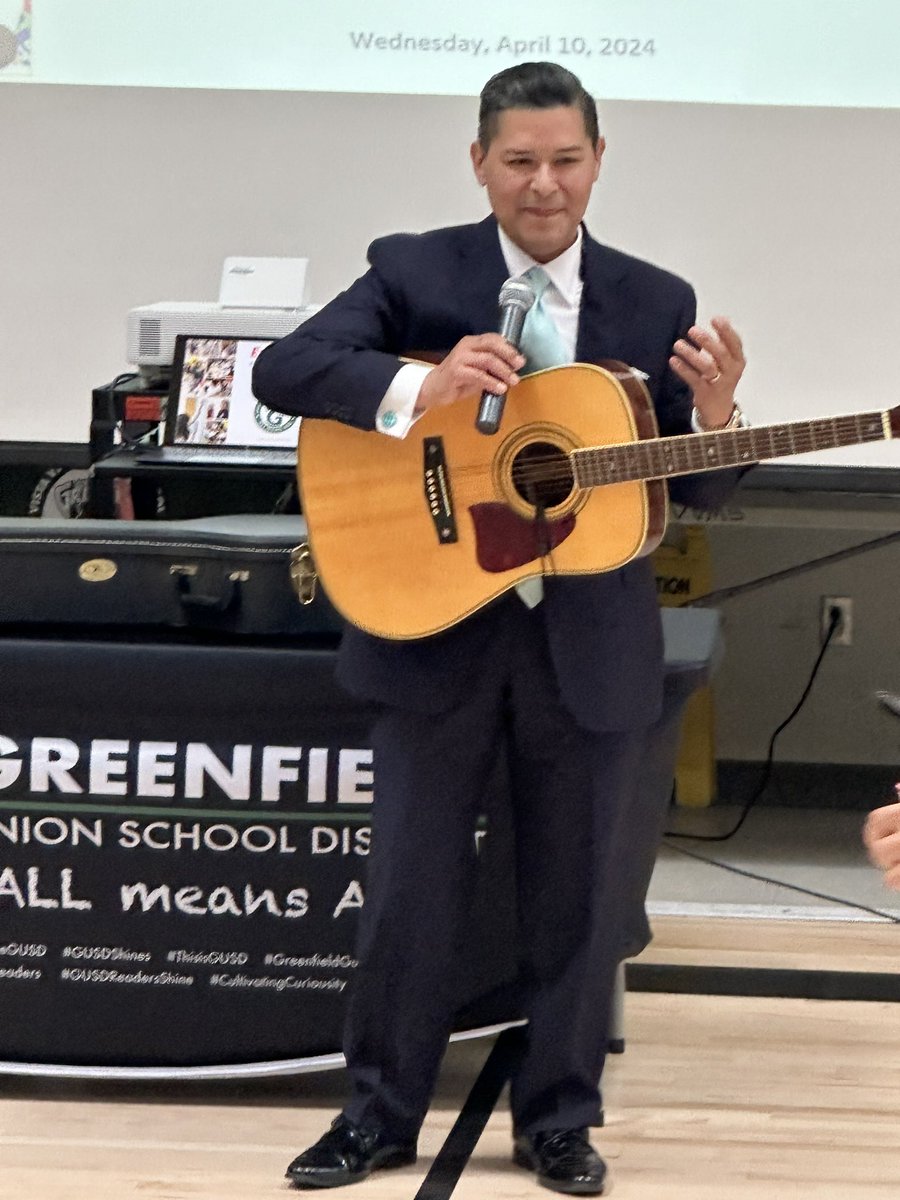 Richard Carranza, guest speaker for parent workshop complete with mariachi song and serenade by our own Vice principal Andreina Ochoa! @zjgalvan @LCortezGUSD @GUSDEdServices @GUSDFACE @krisvasquez75