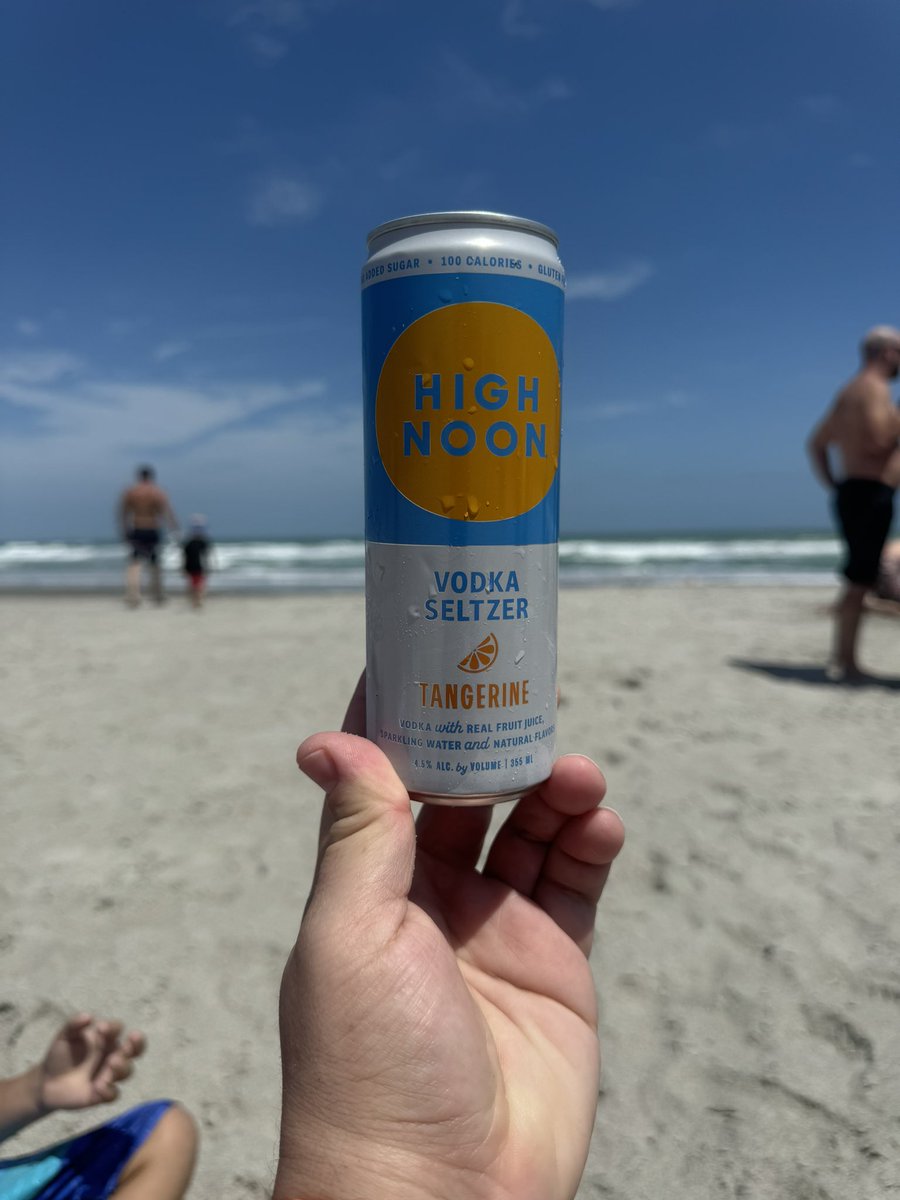 Vacations you need two things… Family or friends and @highnoonsunsips