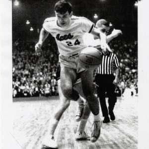 The @HoopsHall regrets to learn of the passing of 2016 inductee, Russ Grieger. Grieger started in four seasons at Evansville Bosse under HOF coach Herman Keller, averaging 23.4 ppg as senior. He was named 3rd team all-state, MVP of the all-city team and the top vote-getter on…