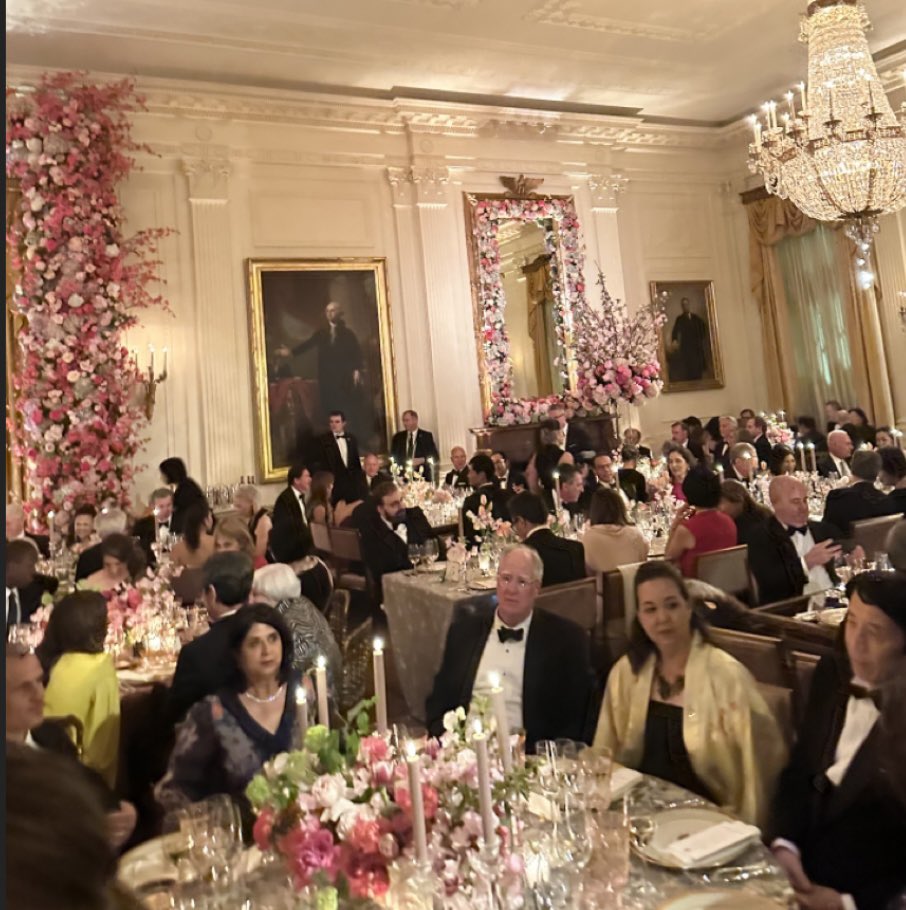 Among those at head table with Bidens and Kishidas for Japan state dinner: Hunter Biden's daughter Finnegan, Hillary and Bill Clinton, fruits and nuts billionaires Lynda and Stewart Resnick, singer Ikuta Lilas, Robert De Niro, US ambassador to Japan Rahm Emanuel's daughter Ilana,…