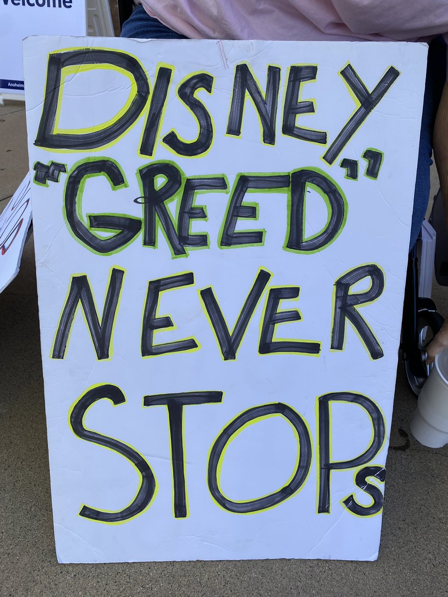 @visitanaheim A petition and more signs in opposition. #DisneylandForward