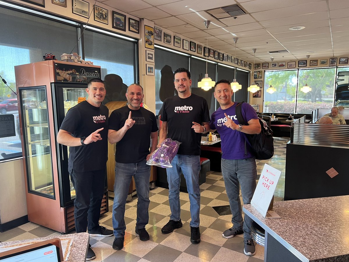 Got to celebrate Roni’s big day and the Purple Beast shoes he earned! @RonnySono10 time to make that Magenta Magic happen with the Purple twist 💪💪