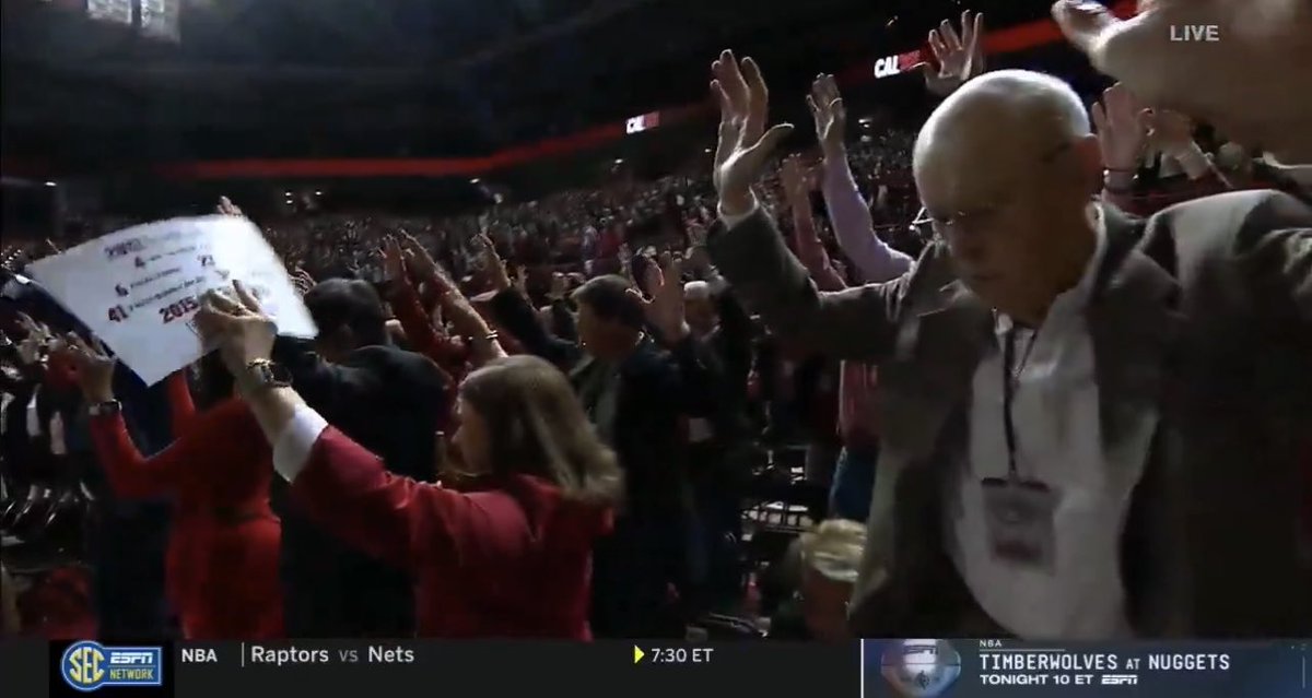 @ArkRazorbacks This guy looks like he’s at a Church of God during Pentecost .