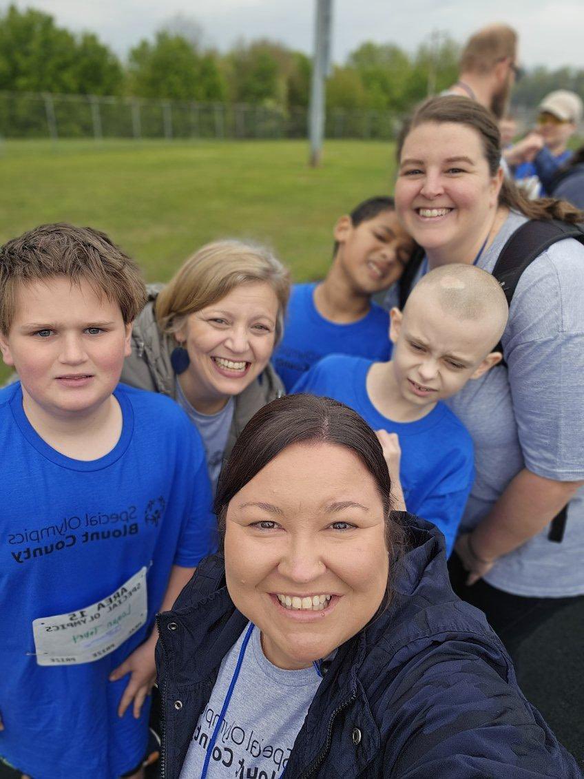 heatherharmon7's tweet photo. The best day with the best athletes and team! The Special Olympics are always so much fun! #eessoars https://t.co/phxGdRyiKg