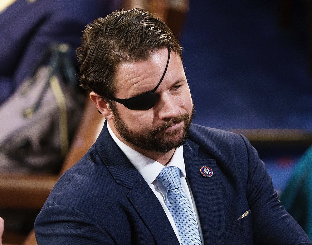 Dan Crenshaw brings in an annual salary of $174,000. He’s been in Congress for 4 years. His dirty stock trading profits him ABOVE Pelosi’s trading! Today, his net-worth is $4.4 million. Not only that… In 2021, Crenshaw voted on a National vax database, to keep track of…