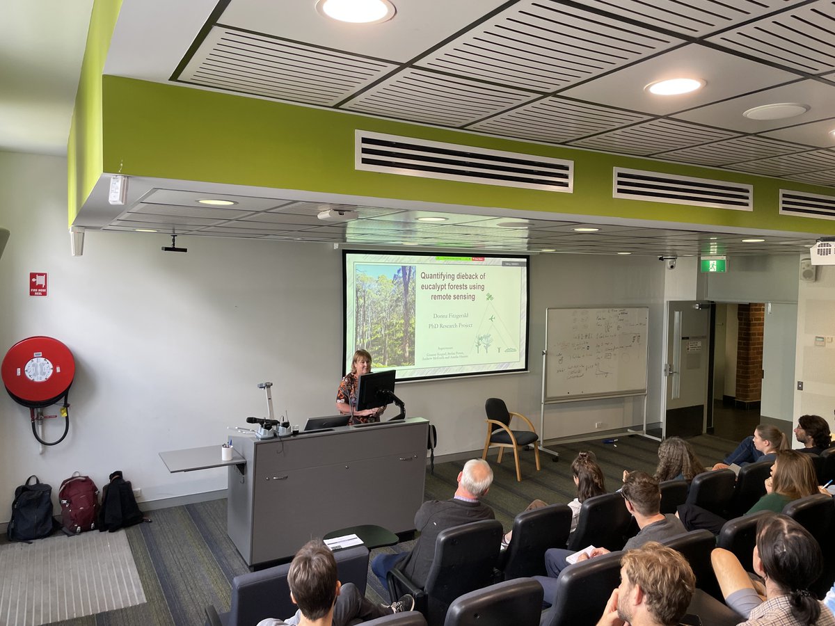 A great pleasure to host @GunnarKeppel and PhD students @chloebentze and Donna Fitzgerald from Uni of South Australia! Excellent tag team talk on their work quantifying stringy bark dieback in the Clare Valley and Mt Lofty Ranges.