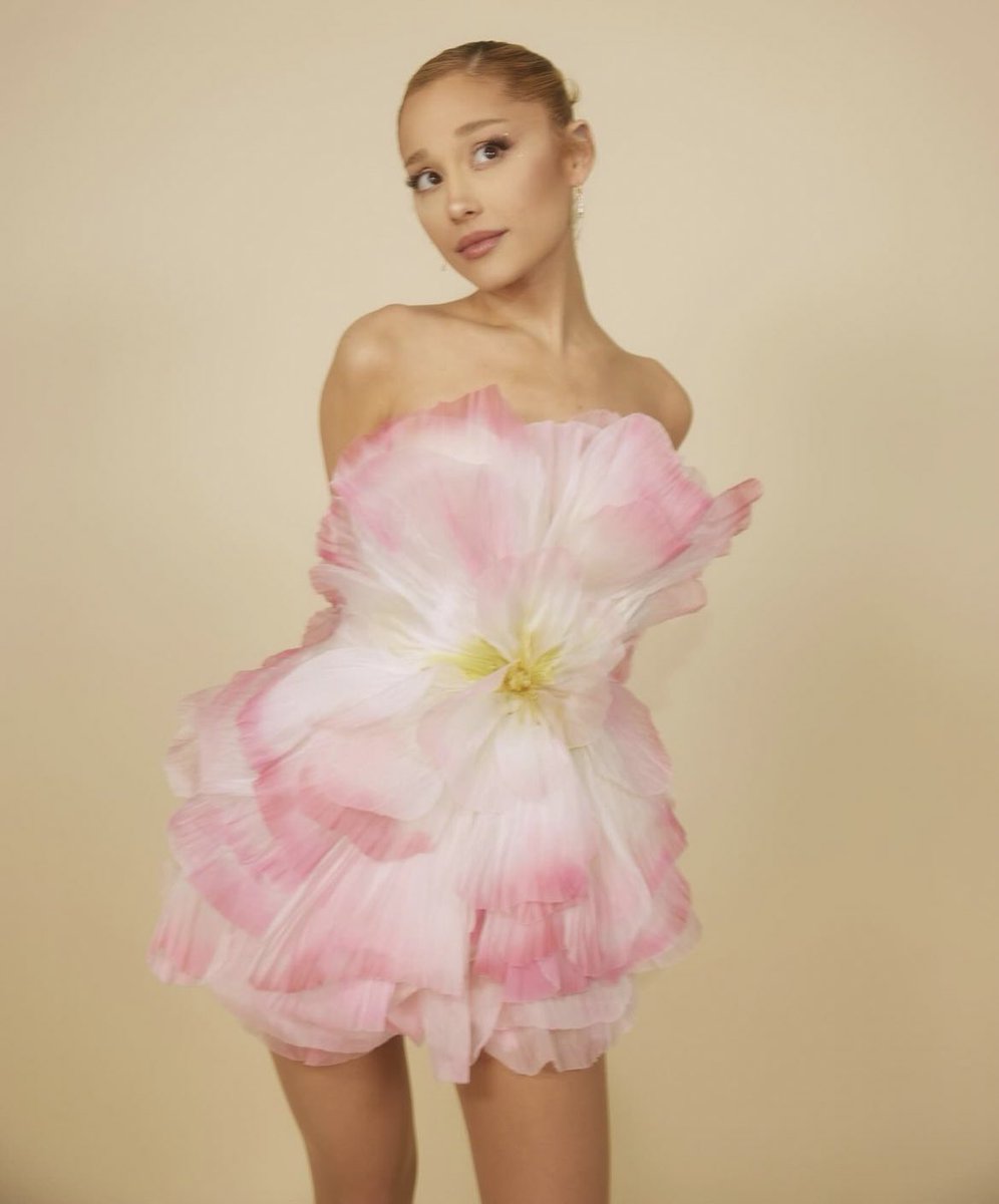 ArianaToday tweet picture