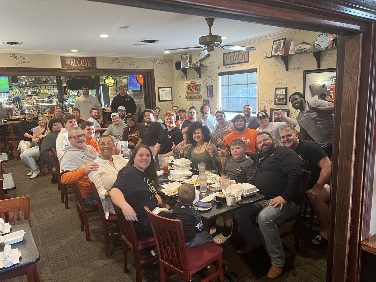 Love breaking bread with this Great group of young men @ Freddie Paul’s! They’re grinding and working hard to get a little better each day in Spring. They’ve definitely earned this appetite! So excited about this upcoming season! #GoPokes #WarPigs #Blessed
