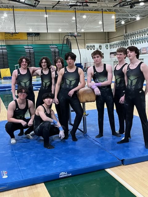 Congratulations to our Seniors! Great night for our gymnasts!! @shspatriot ⁦@stevensonhs⁩