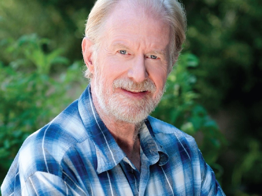 Actor @edbegleyjr had symptoms long before his diagnosis of #Parkinsons disease. Now that he’s getting appropriate treatment, he’s optimistic about the future: bit.ly/3xCmyAg

#ParkinsonsDisease #Tremor