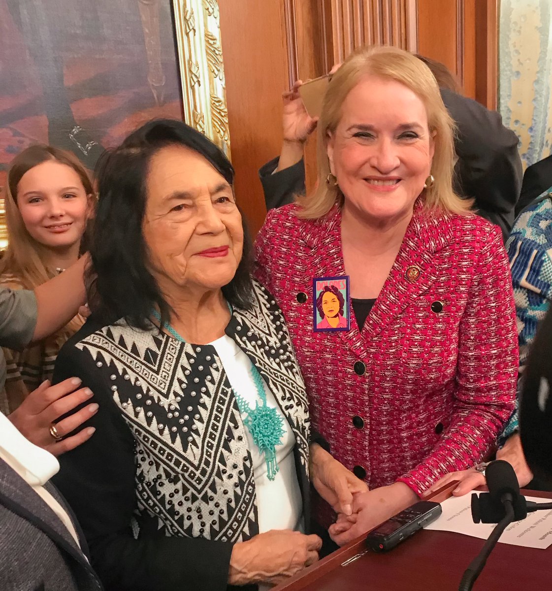 Feliz cumpleaños @DoloresHuerta!! Your tireless dedication to social justice and civil rights continues to inspire generations. Wishing you a day filled with love, joy, and celebration! Muchas felicidades y un abrazo muy fuerte. #sisepuede