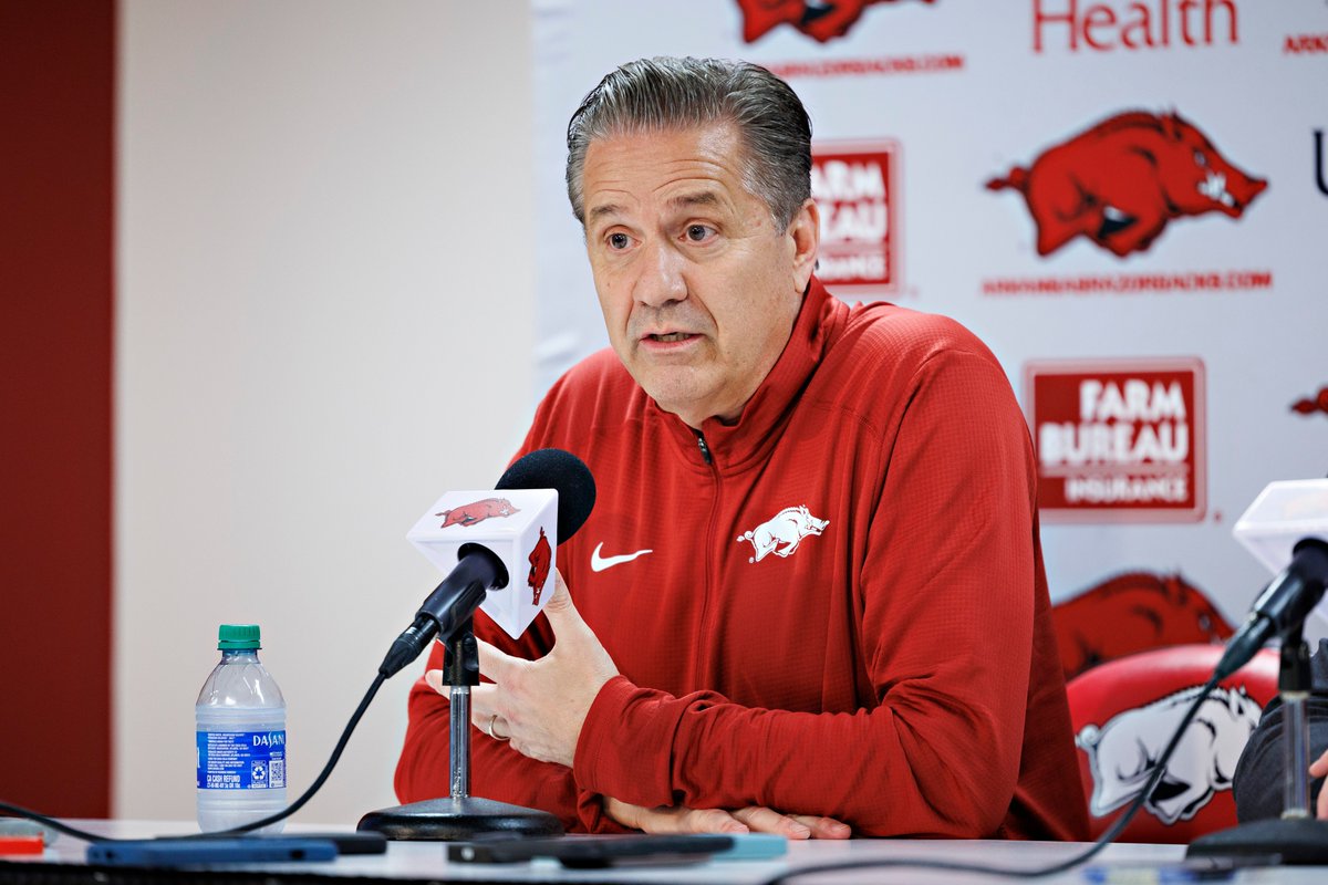 Joining @JRSportBrief NOW is @ConnorGoodson to discuss what John Calipari brings to Arkansas, realistic expectations for the Razorbacks & more! Listen Live: go.audacy.com/cbssportsradio…