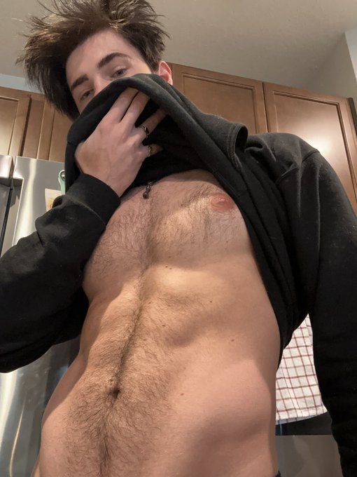 Worship me https://t.co/BsZ4RMXrni