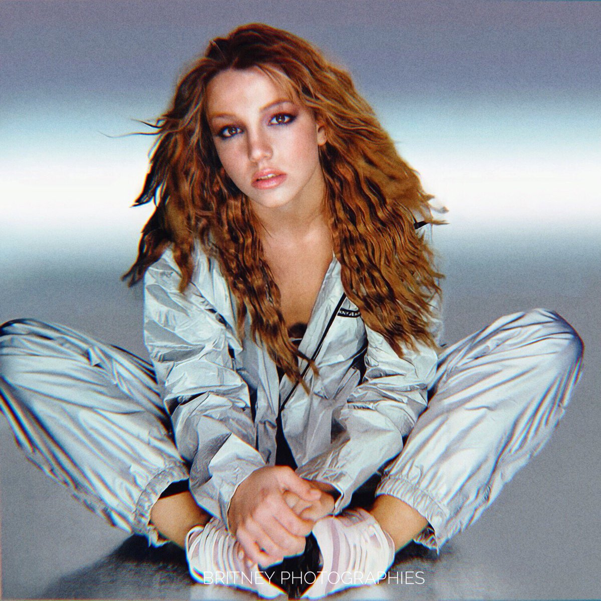 _ItsBritneyMeme's tweet photo. Britney Spears by Photographer 📸 Timothy White, 1998 💕
#BritneySpears #britney #TimothyWhite https://t.co/RqZJ2SDiom