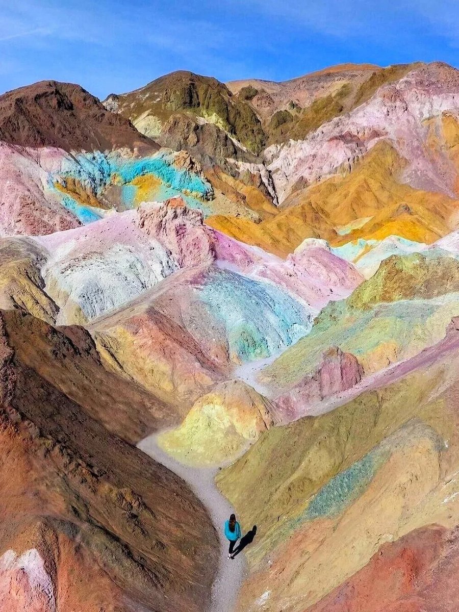 IamAttaBaloch's tweet photo. 𝐠𝐨𝐛𝐥𝐢𝐧 𝐯𝐚𝐥𝐥𝐞𝐲 𝐬𝐭𝐚𝐭𝐞 𝐩𝐚𝐫𝐤
📍Located in Utah, it is famous for its peculiar geological formations. 🌇At dusk, when the sunset casts an orange-red light, these rocks seem to come alive, and various forms of "goblins" 🧚 jump in front of your eyes, which makes you feel... Mysterious and shocking