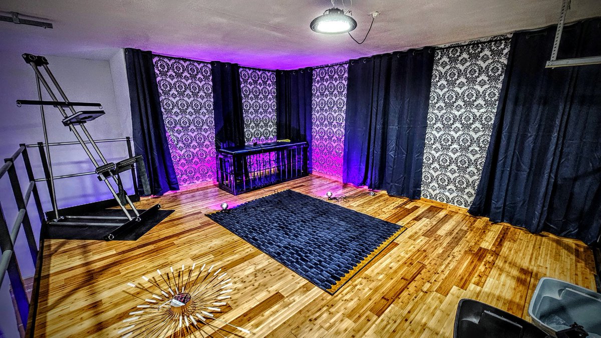 Still getting the studio together. Upstairs is the more refined swanky dungeon/play space. Downstairs is the dirty kidnap dungeon/play area. Still drawing plans for some things that I'm keeping for a surprise 😈