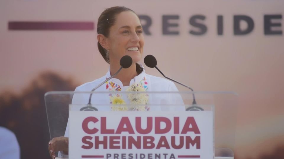 MXReferencia's tweet image. #EleccionesMX2024

La candidata a la Presidencia de la República por la coalición "Sigamos Haciendo Historia", Claudia Sheinbaum (@Claudiashein), realizó un mitin en #Ayala, #Morelos, este 10 de abril, en el que aseguró que, de ganar las elecciones, cambiará la ley del @Infonavit