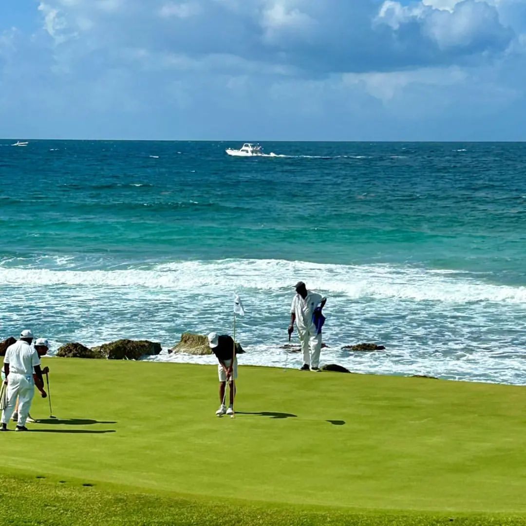 casadecampo's tweet image. Embrace the spirit of Golfer's Day! Who's up for a round on one of our three renowned courses? Tag your golfing buddy and let us know your pick. Let's spread the golf love today! 🏌️‍♂️🏌️‍♀️ #GolfersDay #LoveForGolf

📷 santino.doglioli