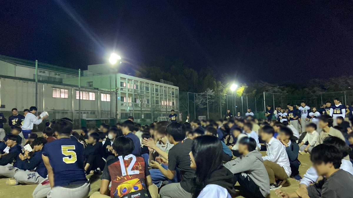 tridents_sub's tweet photo. 昨日のドッジボール大会に参加してくださった皆さん、ありがとうございました🥰

230人以上の方が参加してくれて、大盛況でした🔥

今日は『女子会🎀＆フットサル大会⚽️』を開催します🤩

ぜひ参加してください😆💞

#春から阪大 #阪大アメフト #大阪大学 https://t.co/Fx68IObrsc
