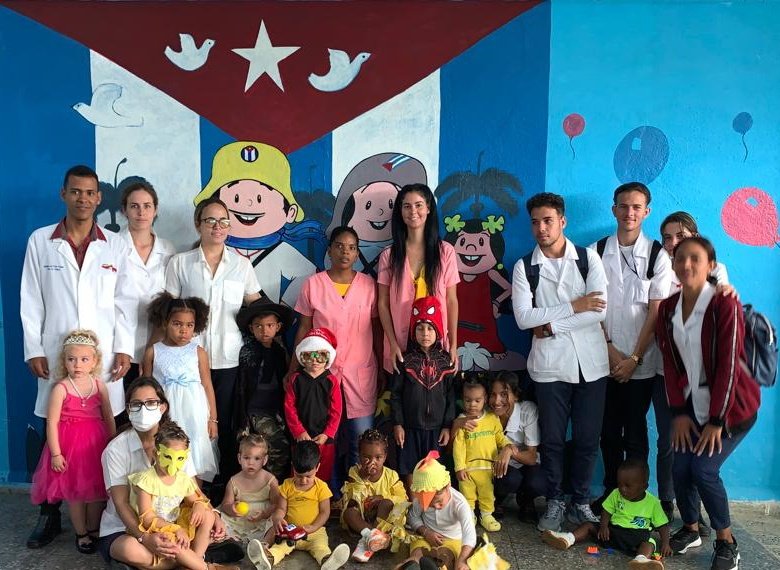 En la Casita Infantil Musa Traviesa de la #UCMPinar se celebró el 63 aniversario de la creación de los círculos infantiles por Vilma Espin Guillois.
Una institución formadora generaciones y que transmite los mejores valores en nuestros niños.
#GenteQueSuma
#VamosPorMas