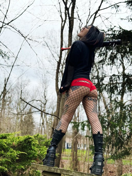 butt and bat https://t.co/OW7yI6NVun