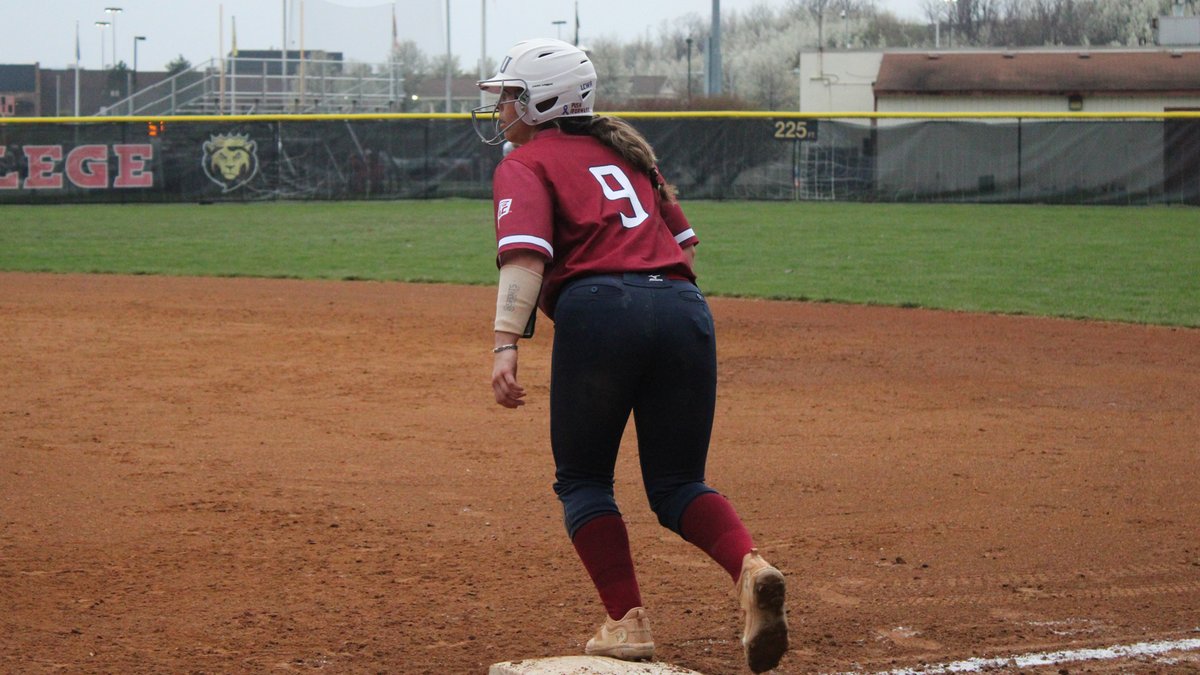 RECAP | @FDUDevilsSB pulls out an 11-10 win over King's in game one of the MAC Freedom doubleheader. Game two was halted due to lack of daylight. Full recap: bit.ly/49rGhjy #HornsUp #HeatsRising