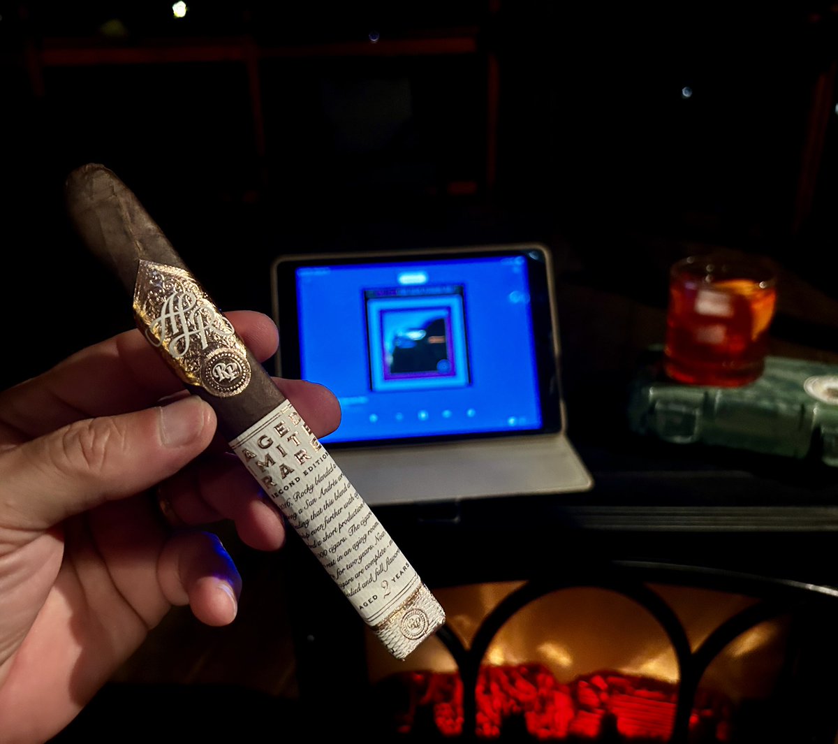 Going with nice @RockyPatelCigar Aged Limited Rare box pressed cigar accompanied by Angel Envy Eny with fresh squeezed orange and splash of cranberry. Taking music recommendations tonight. What ya got? Any genera.