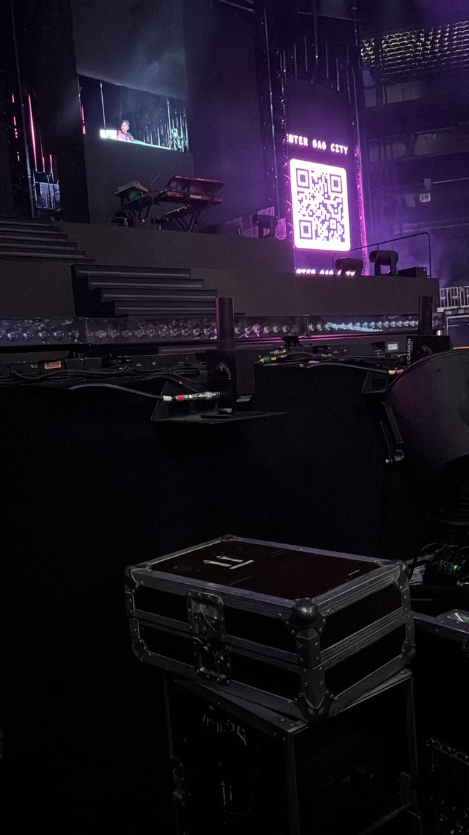 Tm_BaisleyBlvd's tweet image. Barrier barb… show 2 Boston! #Gagcity Nicki Let’s Gooooooo #FrontRow