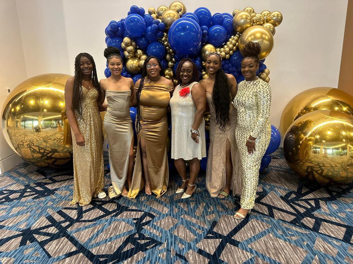 On this wonderful Wednesday, we'd like to share some of our beautiful memories of GOS at the SER Regional Conference 2024 in vibrant Memphis, TN.

#SERC84 #TheSoulOfSisterhood
#MemphisTakeover
#SERegionSGRho
#PearloftheFirstCoast
#GreaterWomenGreaterWorld
#SigmaGammaRho