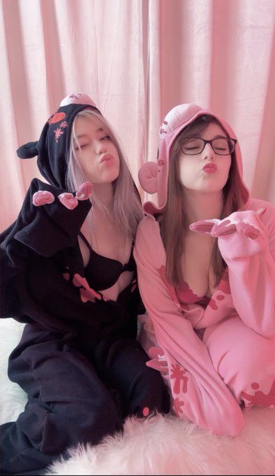 Say &lsquo;hi&rsquo; if @saekkico and I can send you our other video 📸 https://t.co/7DyLuOHNPn<a class="tags" target="_blank" title="On Twitter" href="/?out=eyJ0eXAiOiJKV1QiLCJhbGciOiJIUzUxMiJ9.eyJpYXQiOjE3MTM3NDI4MjIsImlzcyI6InR3cG9ybnN0YXJzLmNvbSIsIm5iZiI6MTcxMzc0MjgyMiwiZXhwIjoxNzQ1Mjc4ODIyLCJyZWRpcmVjdF91cmwiOiJodHRwczovL3R3aXR0ZXIuY29tL3NhZWtraWNvIn0.9Og5Hd__hlZmJY-_CbJeKxEGwT9taNHo6DyJpOgvh9Fe6j-NRrjkcHY6LFVA28AluS_yTMJZsDNGelYMgoTIGw">@saekkico</a>