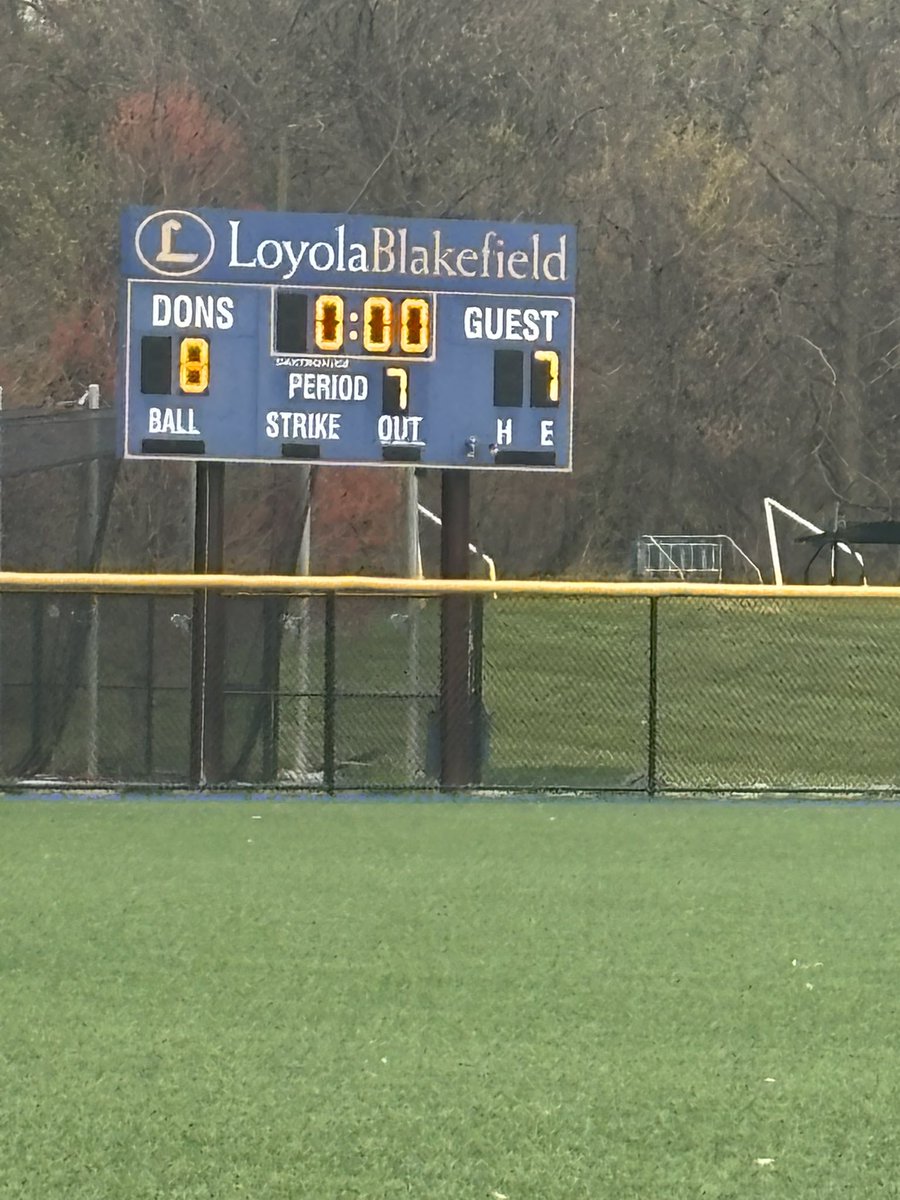 Dons walk it off for the win!! Shilling strikes again with a sac fly to drive Gavin Pope ‘25 home in the 7th. A three run homer from Michael Delgaudio ‘25 started the rally as the Dons would come back from a 7-2 deficit in the 5th. Game 3 will be played on Friday at the Hall.