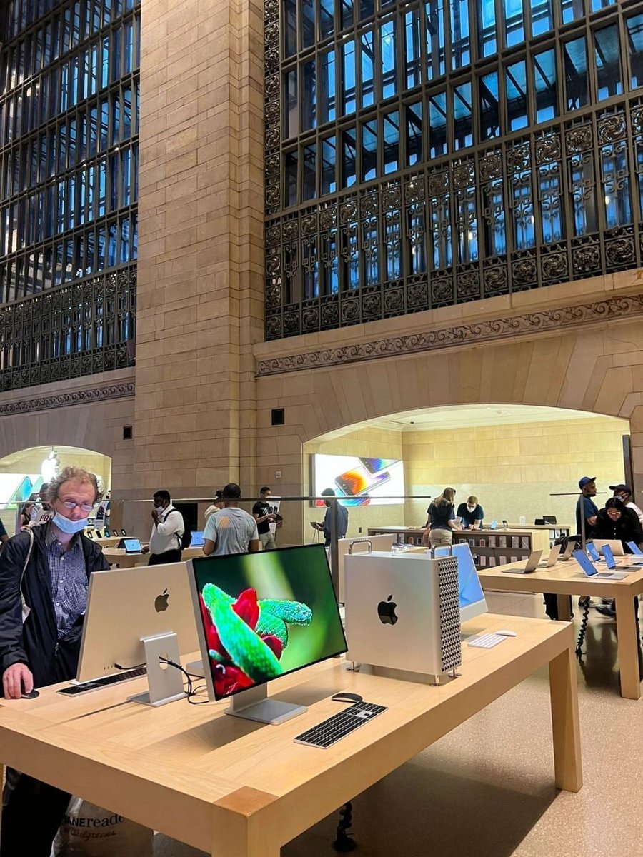 GeneraGift's tweet image. This is not just a product; it's an experience. Apple 👌