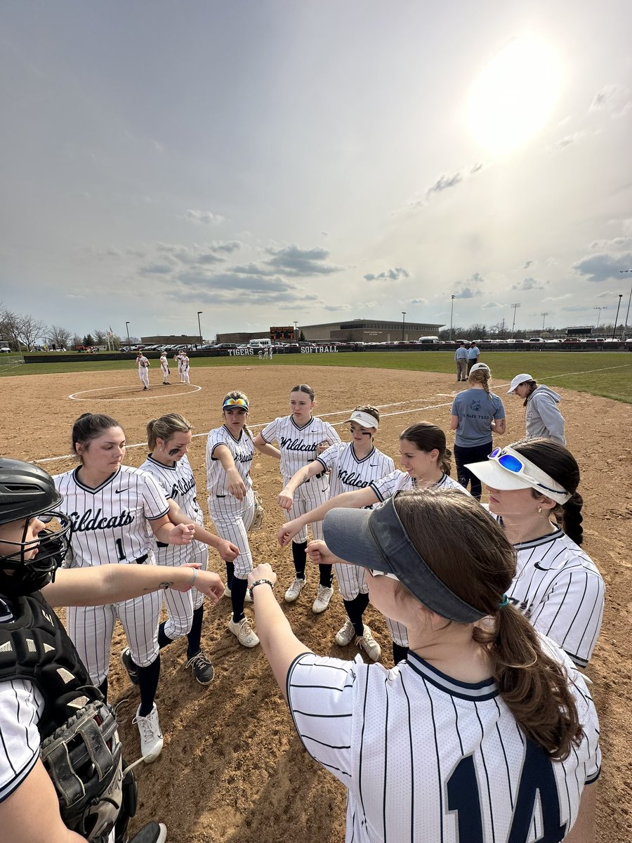 Today was an absolute battle with @wwssoftball2024 ! Both teams played really well! We manufactured a run with a walk, hit, fielder’s choice and sac fly. And woah… Jazz was JAZZIN’! 12Ks!!! Way to hang ‘cats!