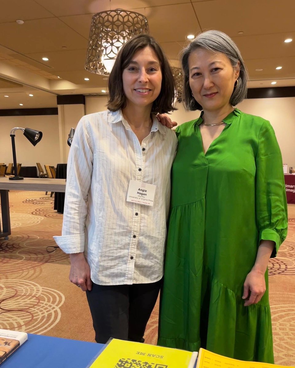 1 reason why #Asecs24 in Toronto was special: My Dark Room made its debut in its book exhibition hall, next to other fascinating titles in c18 studies, incl book by @BookScribbler, fellow @UChicagoPress author. Thanks @AngieRHogan for photo! W/Angie my @uvapress editor in last