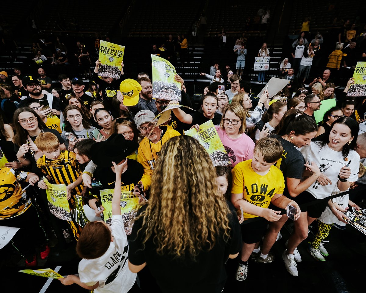 IowaWBB's tweet photo. The best place with the best people 🫶

#Hawkeyes https://t.co/HGKZJjUaX0