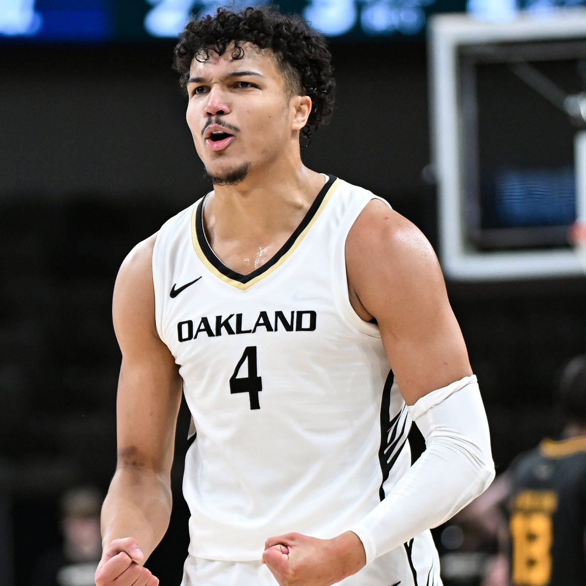 Oakland transfer Trey Townsend has heard from the following schools per @TonyPaul1984: Michigan State Michigan Tennessee Louisville Arizona UCLA + more Averaged 17.3 points and 8.1 rebounds on 45.5% shooting.