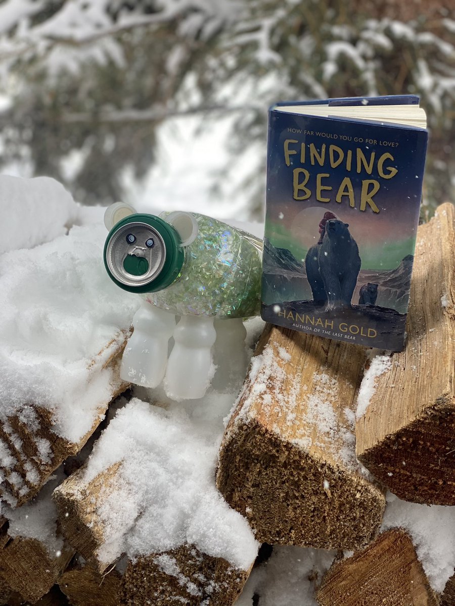 The Last Bear by @HGold_author is the perfect fourth grade read aloud to accompany the #ExtraordinaryEarthProject. The inspirational story makes us think about creative reuse of plastics that harmed Bear 🌏 Now to read Finding Bear! @studentsrebuild #MGBooks #MakingADifference
