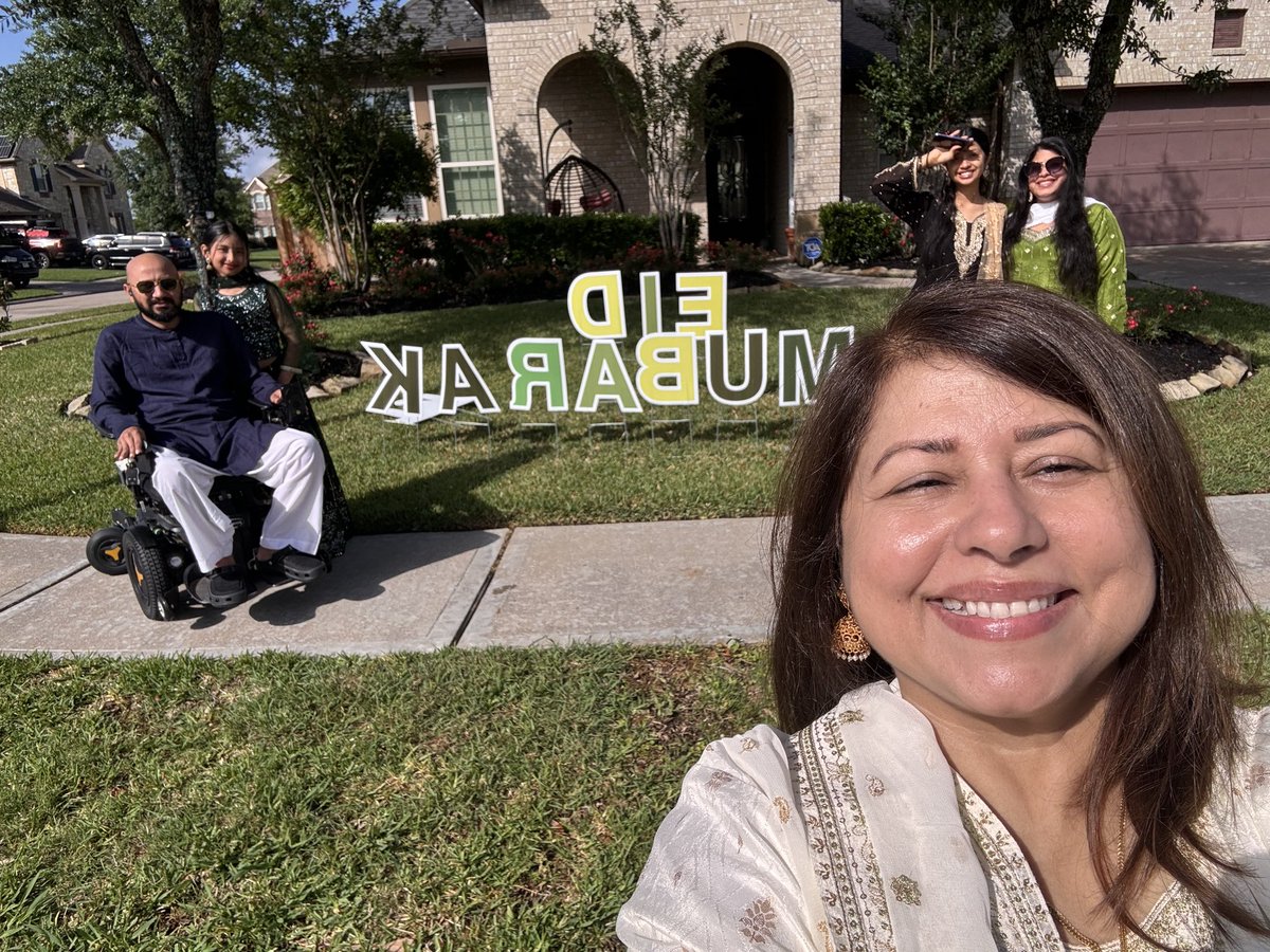 nasreenaahmed's tweet photo. Eid Mubarak to all who celebrate! From our family to yours! ☪️🌙🩷💙 https://t.co/mowO5vhsCL